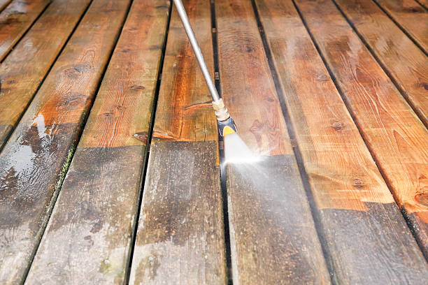 Best Pool Deck Cleaning  in Walnut Grove, CA